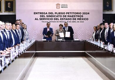 Gobernadora Delfina Gómez recibe Pliegos Petitorios del Sindicato de Maestros al Servicio del Estado de México