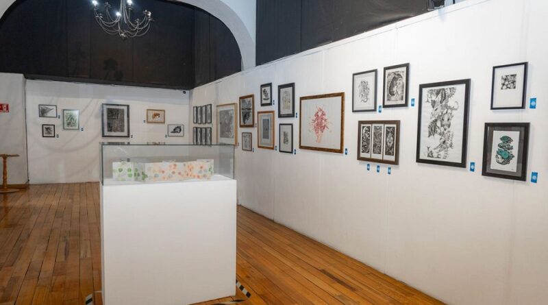 UAEMéx abre espacio al arte gráfico, a través de la exposición “Huellas de papel”