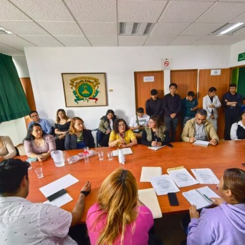 Estudiantado entrega instalaciones de la Unidad Académica Chimalhuacán a la Rectora de la UAEMéx