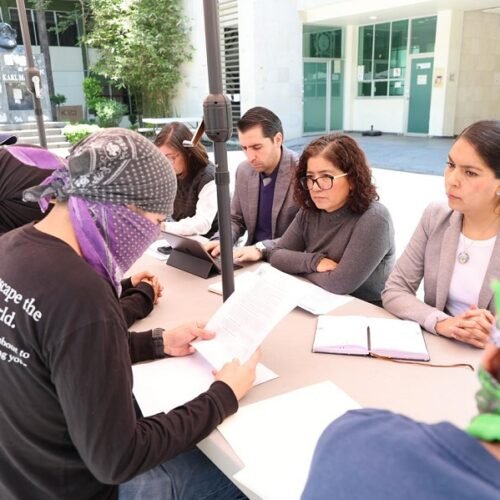 Facultad de Economía abierta al diálogo, acuerdos y compromisos