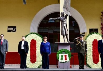 GEM monta Guardia de Honor al «Padre de la  Patria» previo al desfile cívico militar
