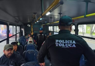 Blindan transporte público en Toluca con el operativo “Pasajero Seguro