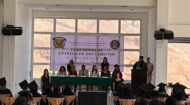 Ceremonia de graduación en Psicología UAEMéx Tejupilco
