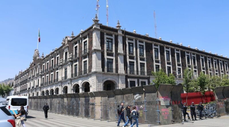 Toluca y CDMX blindan edificios históricos ante marcha del 8M
