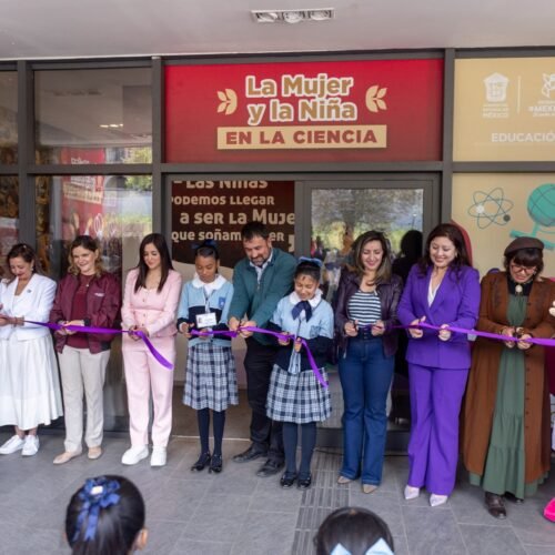 Científicas mexiquenses inspiran a niñas en la UAEMéx