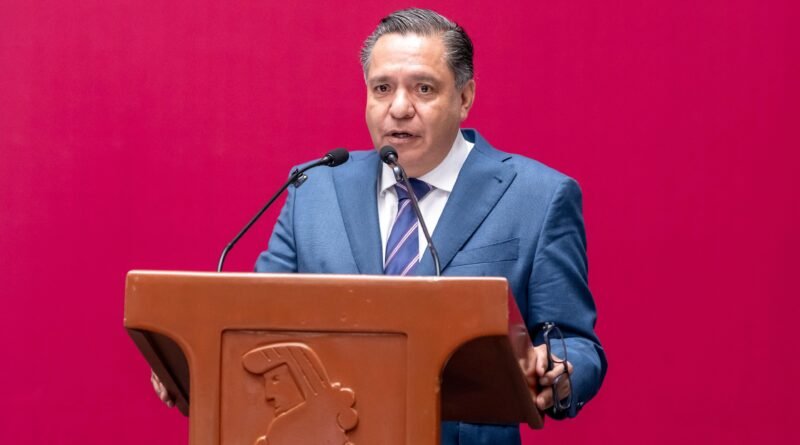 Sostiene Ricardo Moreno diálogo abierto con  ntegrantes del Centro Toluqueño de Escritores