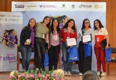 Impulsa Toluca el desarrollo del futbol femenil con foro especializado