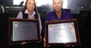 SMSEM reconoce trayectoria de dos Maestras Sindicalistas del Siglo XXI