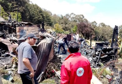 Atiende Gobierno municipal incendio en vivienda de Santiago Tlaxomulco