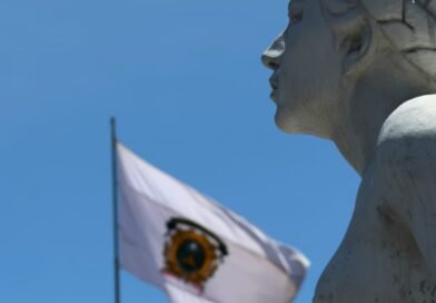 “UAEMéx apuesta por la paz: el mensaje detrás de su bandera blanca”