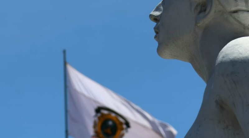 “UAEMéx apuesta por la paz: el mensaje detrás de su bandera blanca”