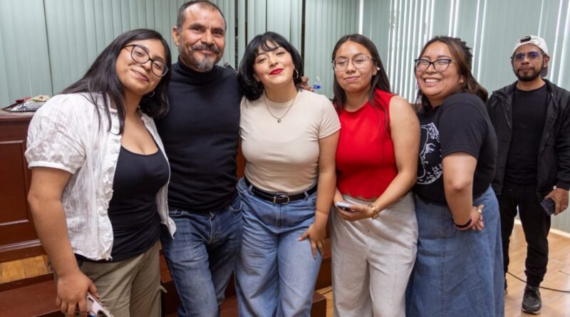 Noé Hernández compartió experiencia profesional con estudiantes de Artes Teatrales de la UAEMéx