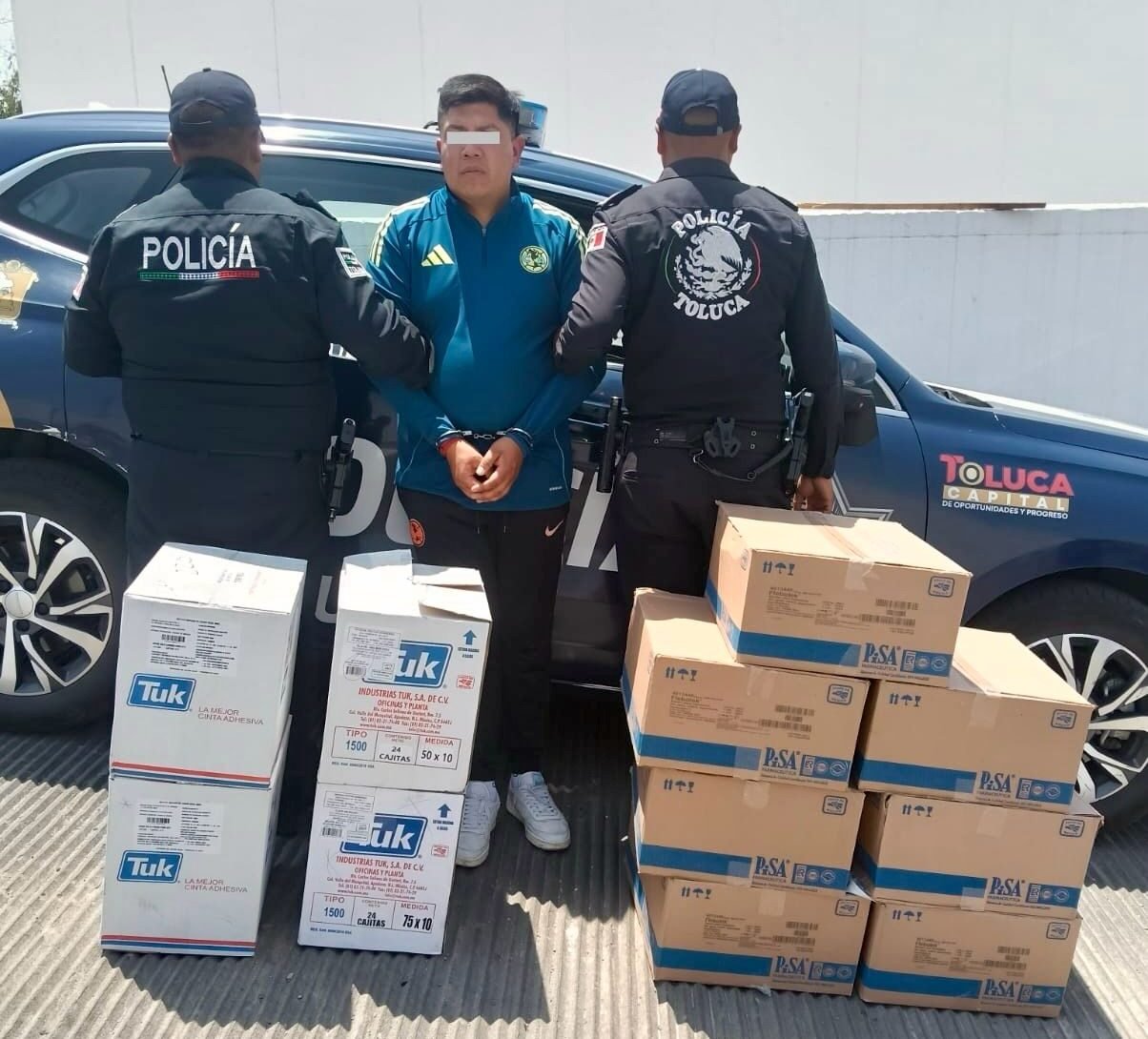 Detienen a hombre por presunto robo de insumos médicos en Toluca