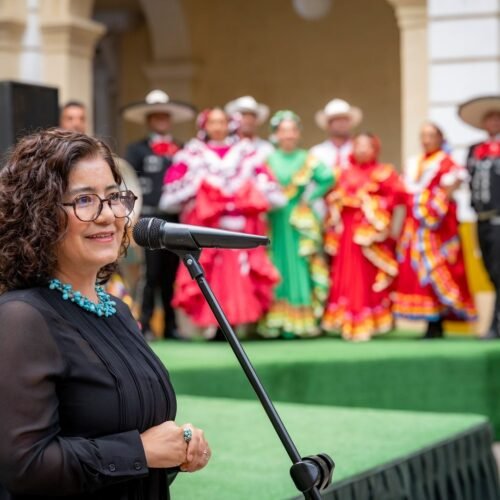 “Madres de Corazón, ritmos de tradición” celebra a las madres trabajadoras de la UAEMéx