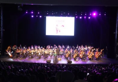 Juan Gabriel revive emociones en homenaje del Ayuntamiento de Toluca a las madres