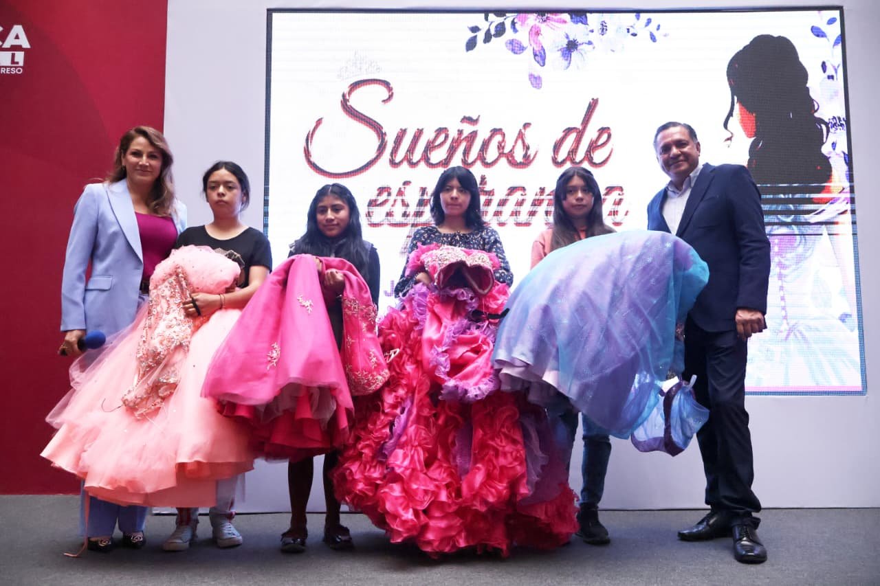 Cumplirán Rocío Pegueros y Ricardo Moreno su celebración de 15 años a adolescentes toluqueñas