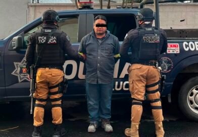 Recupera Policía de Toluca dos vehículos y detiene a sus conductores