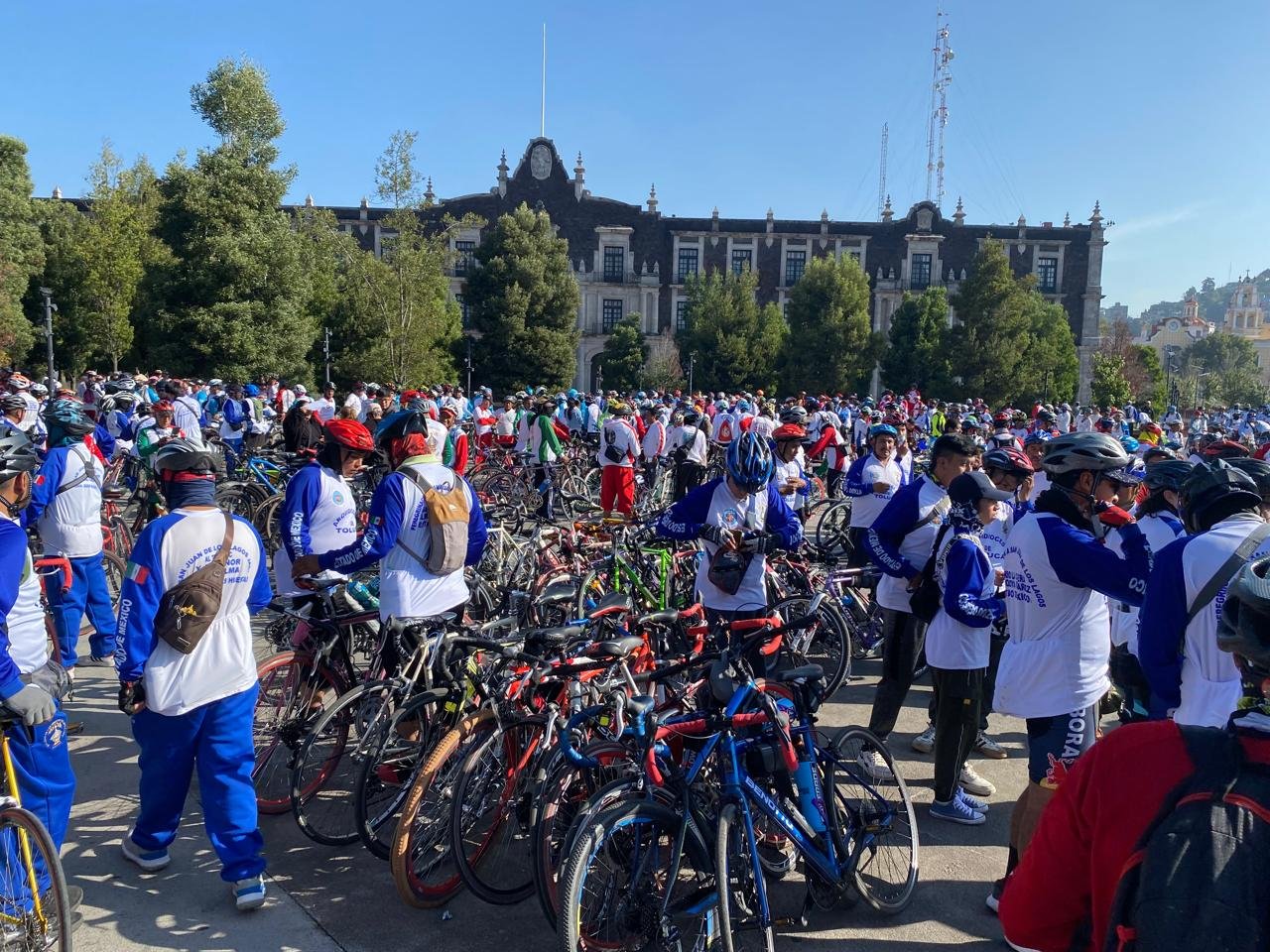🚴‍♀️🚴‍♂️ Con fe y en bicicleta: así comenzó la peregrinación de Toluca a San Juan de los Lagos