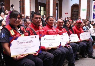 Reconocen la labor heroica de Bomberos de Toluca e instancias aliadas luego de sofocar incendio en bodega
