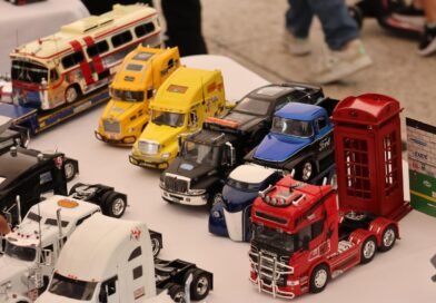 Segundo Festival de Mini Trucks reúne a aficionados en la Alameda de Toluca