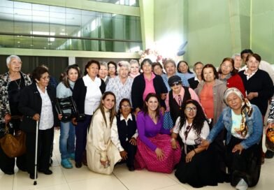 Celebra DIF Toluca a más de mil personas mayores por ser los jóvenes por siempre