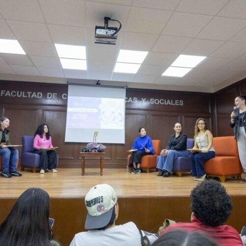 La imagen que habla: conversan en UAEMéx sobre la mirada femenina en el fotoperiodismo