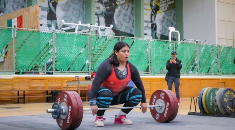 UAEMéx impulsa la doble carrera de Perla Gabriel, atleta de alto rendimiento y estudiante de Psicología