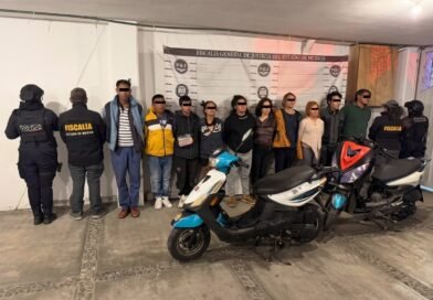 Detienen a 10 en cateo por robo de vehículos en El Cóporo