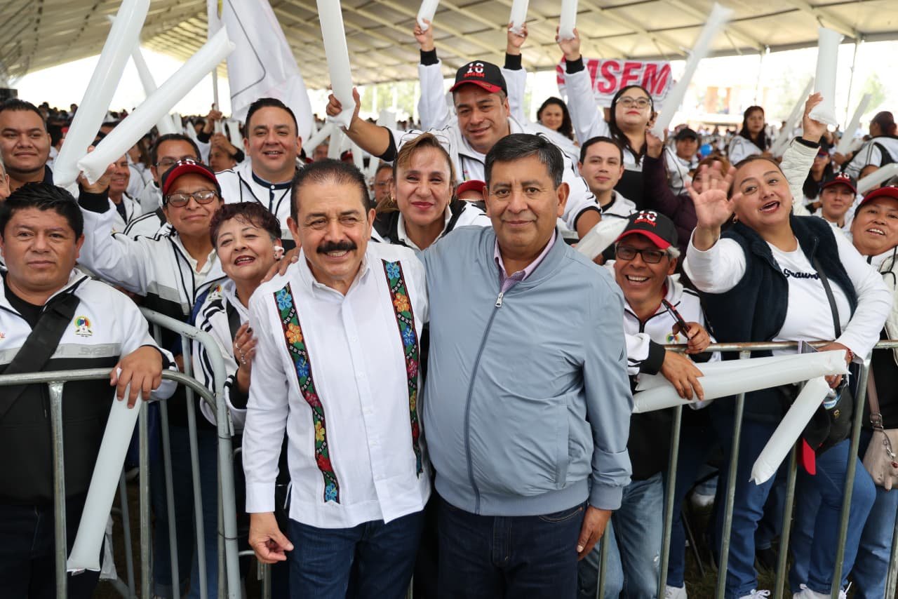 ACOMPAÑAN MÁS DE 10 MIL DOCENTES AL SMSEM EN GIRA DE INFORME DE DELFINA GÓMEZ