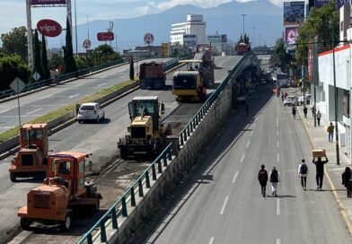 Renovación de Paseo Tollocan coincide con manifestación frente a la Clínica 220 del IMSS